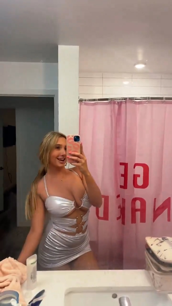 Giannawhitex Sexy with mirro video Onlyfans so hot